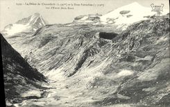 CPM Le Dome de Chasseforet et la dent Parrachee vus d'entre deux eaux