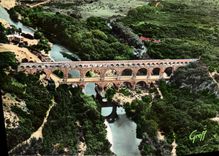 CPM En Languedoc Pont Du Gard Vue Aerienne Du Pont