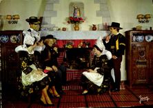 CPM La Bretagne Coiffes Et Costumes d'Elliant Et Des Environs Folklore