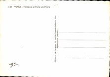 CPM Vence Fontaine et Porte Du Peyra Femme