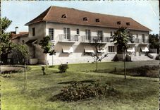 CPM Savignac Les Eglises Hotel Du Parc