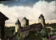 CPM Fougeres Le Chateau Tours Du Guet De Melusine Et Du Gobelin