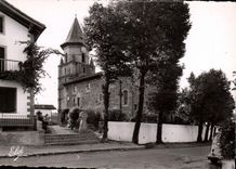 CPM Pays Basque L'Eglise D'Ainhoa Et La Route Vers Sare