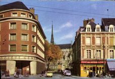 CPM Amiens Rue Victor Hugo Banque Societe Generale la rotonde