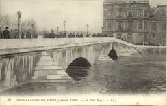 VINTAGE POSTCARD Floods Of Paris the Royal Bridge