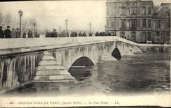 CPA Inondations De Paris Le Pont Royal