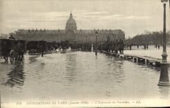 VINTAGE POSTCARD Floods Of Paris the Esplanade Of the Invalids