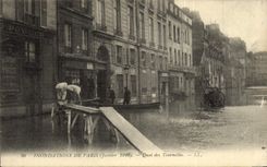 VINTAGE POSTCARD Inondatons Of Paris Quay Of the Small towers