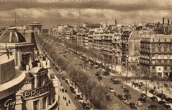 CPA Paris Et Se Merveilles Avenue Des Champs Elysees