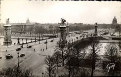 CPM Paris Et Ses Merveilles Pont Alexandre III Et Esplanade Des Invalides