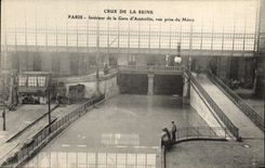 CPA Crue De La Seine Paris Interieur De La Gare d'Austerlitz vue prise du Metro
