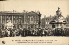 CPA Les Eleves Des Ecoles Plgier Au Tombeau Du Soldat Inconnu Paris 