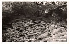 CPA Grottes d'Arcy Sur Cure Les Vagues De La mer
