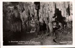 CPA Gropttes D'Arcy Sur Cure Salle De La Boucherie