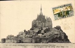 CPA Le Mont Saint Les Remparts Et l'Abbaye