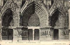 CPA Reims La Cathedrale Le Grand Portail