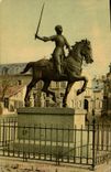 CPA Reims La statue De Jeanne d'Arc Place Du parvis 
