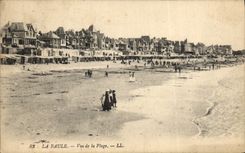 VINTAGE POSTCARD La Baule Seen Of the Beach