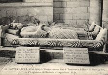 CPA Fontevrault Abbaye Tombeaux de Henri II Plantagenet roi d'Angleterre et d'Isabelle d'Angouleme