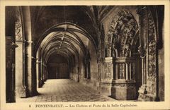 CPA Fontevrault Les Cloitres et Porte de la Salle Capitulaire