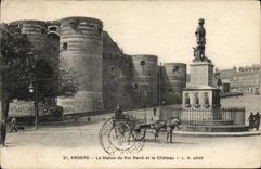 CPA Angers La Statue du Roi Rene et le Chateau Attelage Cheval