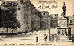 CPA Angers La Statue du Roi Rene et le Chateau