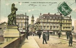 CPA Angers La Statue de Beaurepaire et le Pont de Centre