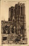 CPA Reims La Cathedrale bombardee Par les Allemands Militaria 