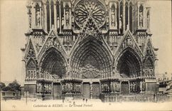 CPA Reims La Cathedrale Le Grand Portail