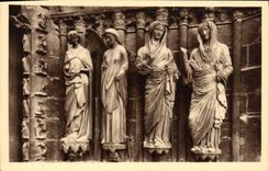 VINTAGE POSTCARD Rheims Cathedrale lies Southern of the central Porch of the large Annonciation gate and Visitation