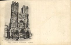 CPA Reims Facade de la Cathedrale 
