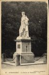 CPA Avranches La Statue de Valhubert