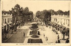 VINTAGE POSTCARD La Baule On Sea the Pavia avenue