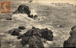 VINTAGE POSTCARD La Baule at the edge of the Ocean Sea Of Scum on the Rocks