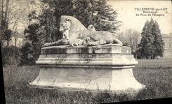 CPA Villeneuve Sur Lot Monument Du Parc De l'Hospice Chiens Chiots Lion 