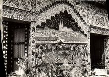 POSTAL MODERNA el panel ornamental de Picassiette de la casa en el ataque frontal