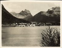 MODERN CARD Andalsnes My Setnesmoen Tilhoire I Bakgr Romsdalshorn Og Trolltinderne