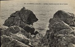 VINTAGE POSTCARD Curious Croisic Rocks At the edge of cliff