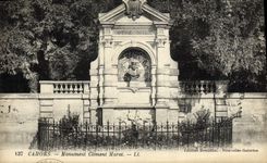 VINTAGE POSTCARD Cahors Monument Clement Marot