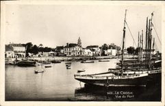 VINTAGE POSTCARD Croisic Seen Of the Port Boats