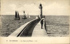 VINTAGE POSTCARD Croisic the Pier And the Lighthouse Boats
