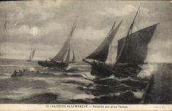 CPA Les Cotes De La Manche Rentree Par Gros Temps Bateaux