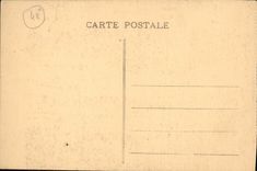 CPA Gorges Du Tarn Aven Armand Causse Mejean au pied de la grande stalagmite