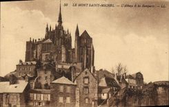 CPA Le Mont Saint Michel L'Abbaye Et Les Remparts