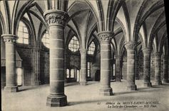 CPA Abbaye Du Mont Saint Michel La Salle Des Chevaliers