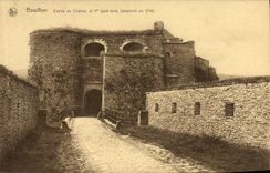 CPA Bouillon Entree du Chateau et 1er pont levis 