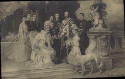 CPA Famille royale Hohenzollern Chien 