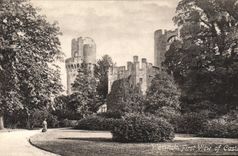 VINTAGE POSTCARD Warwick First View Off Castle