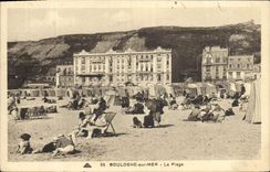 VINTAGE POSTCARD Boulogne On Sea the Beach
