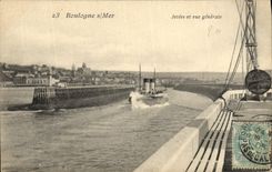 VINTAGE POSTCARD Boulogne On Sea Thrown And View Boat